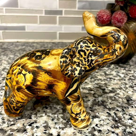La Vie Elephant Figurine Safari Animal Print Patchwork - Picture 9 of 12